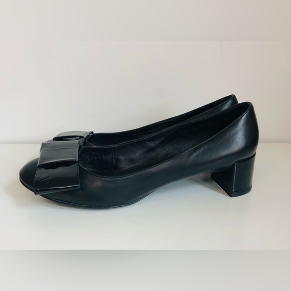 Louis Vuitton Monogram LV Bow Leather Heel 9.5 / 39.5 COA Authentic - Picture 4 of 10